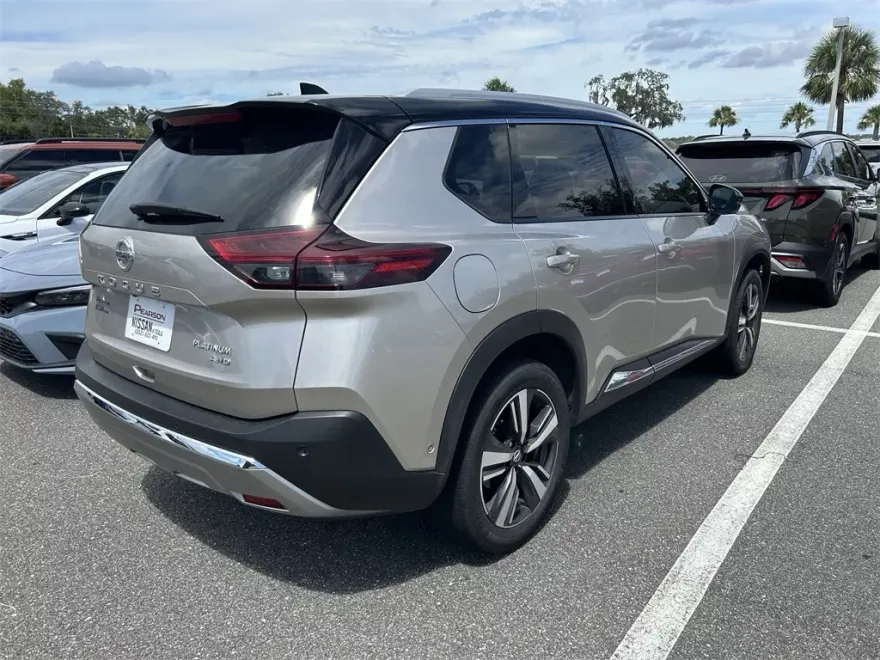 2021 Nissan Rogue Platinum photo 1