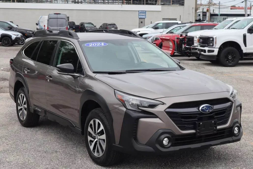 2024 Subaru Outback Premium photo 1