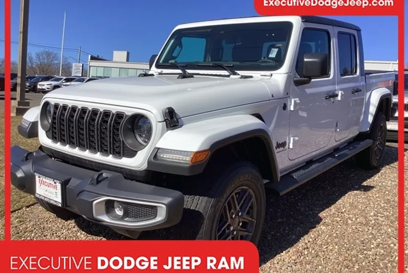 2025 Jeep Gladiator Sport S photo 1