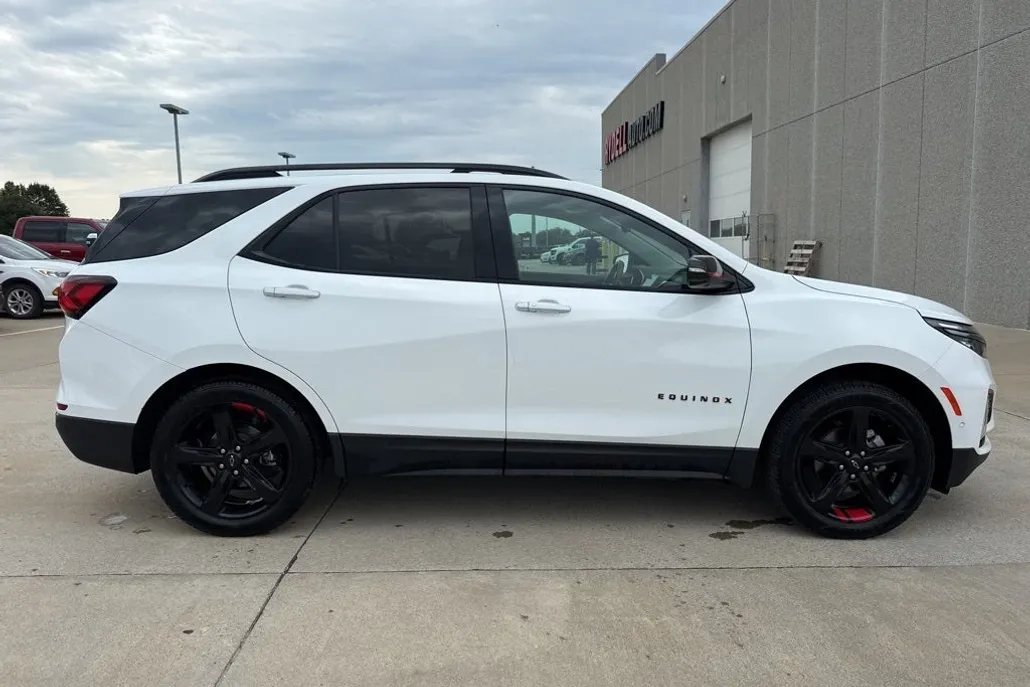 2022 Chevrolet Equinox Premier photo 1