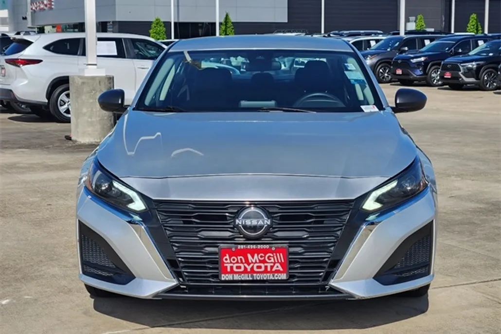 2024 Nissan Altima 2.5 SV photo 1
