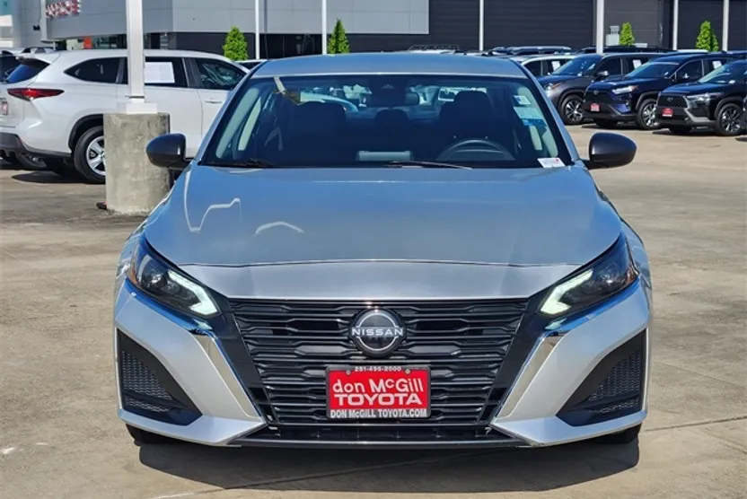 2024 Nissan Altima 2.5 SV photo 1