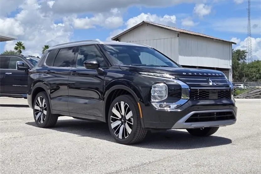 2025 Mitsubishi Outlander SEL GT photo 1