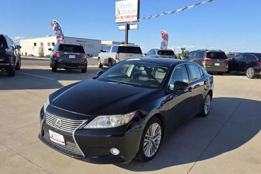 2014 Lexus ES 350 photo 1