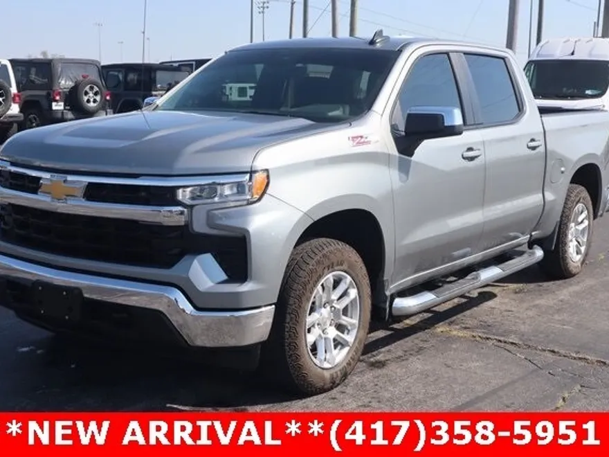 2025 Chevrolet Silverado 1500 LT photo 1