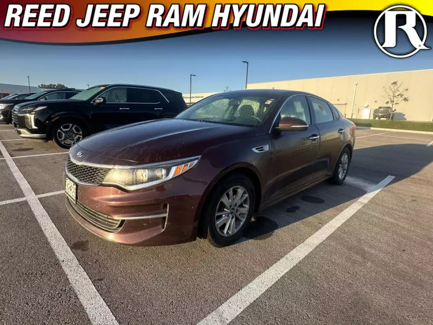 2017 Kia Optima LX photo 1