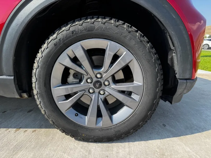 2022 Ford Explorer XLT photo 1