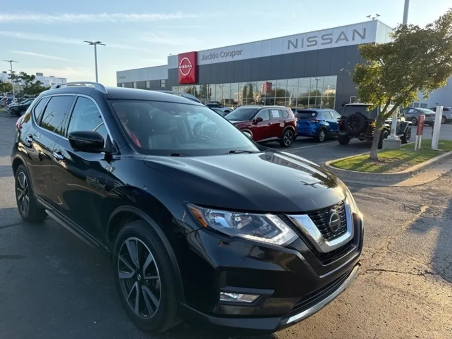 2020 Nissan Rogue SL photo 1