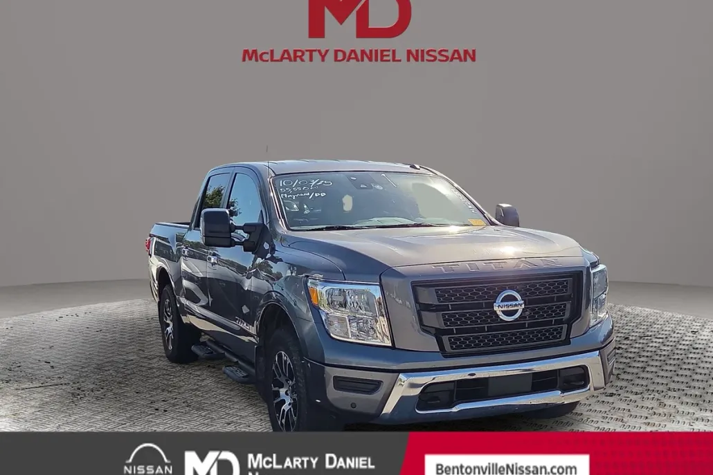 2021 Nissan Titan SV photo 1