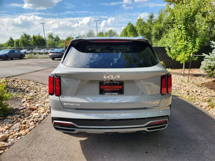 2023 Kia Sorento SX Prestige photo 1