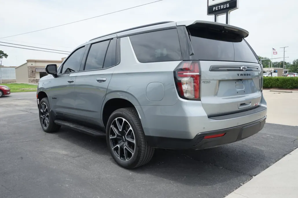 2023 Chevrolet Tahoe RST photo 1