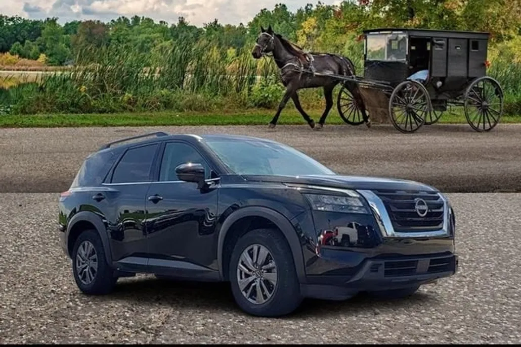 2024 Nissan Pathfinder SV photo 1