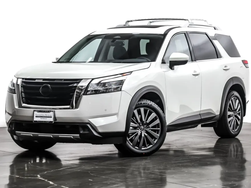 2022 Nissan Pathfinder SL photo 1