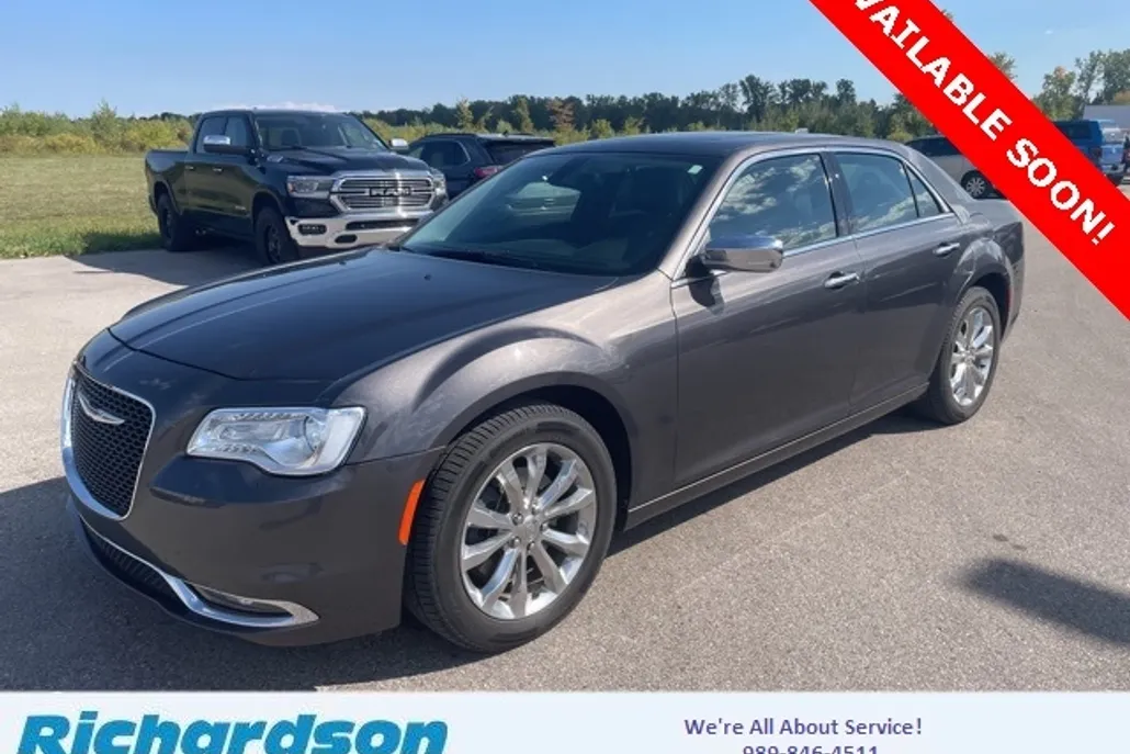 2016 Chrysler 300 C photo 1