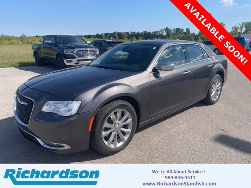 2016 Chrysler 300 C photo 1