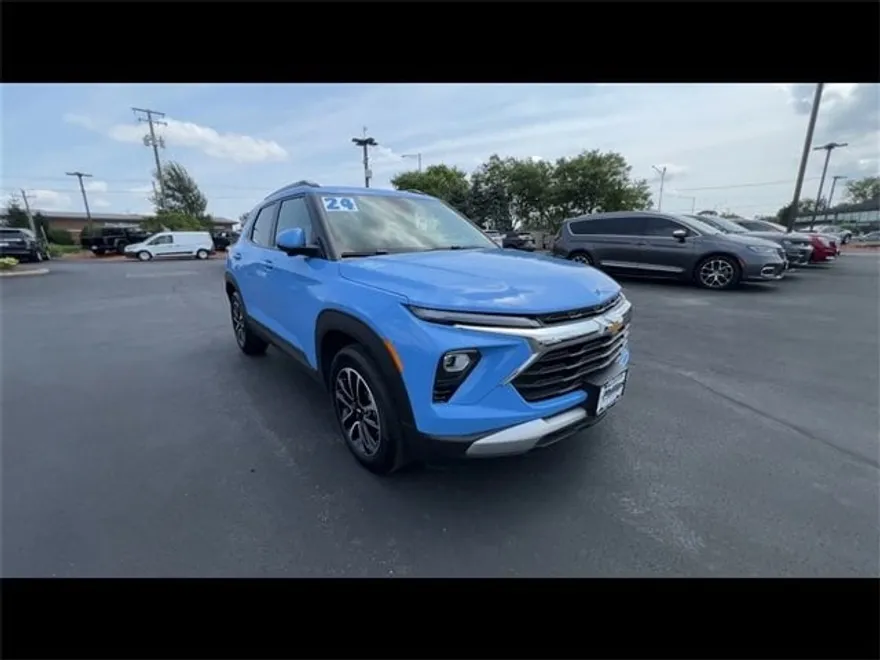 2024 Chevrolet Trailblazer LT photo 1