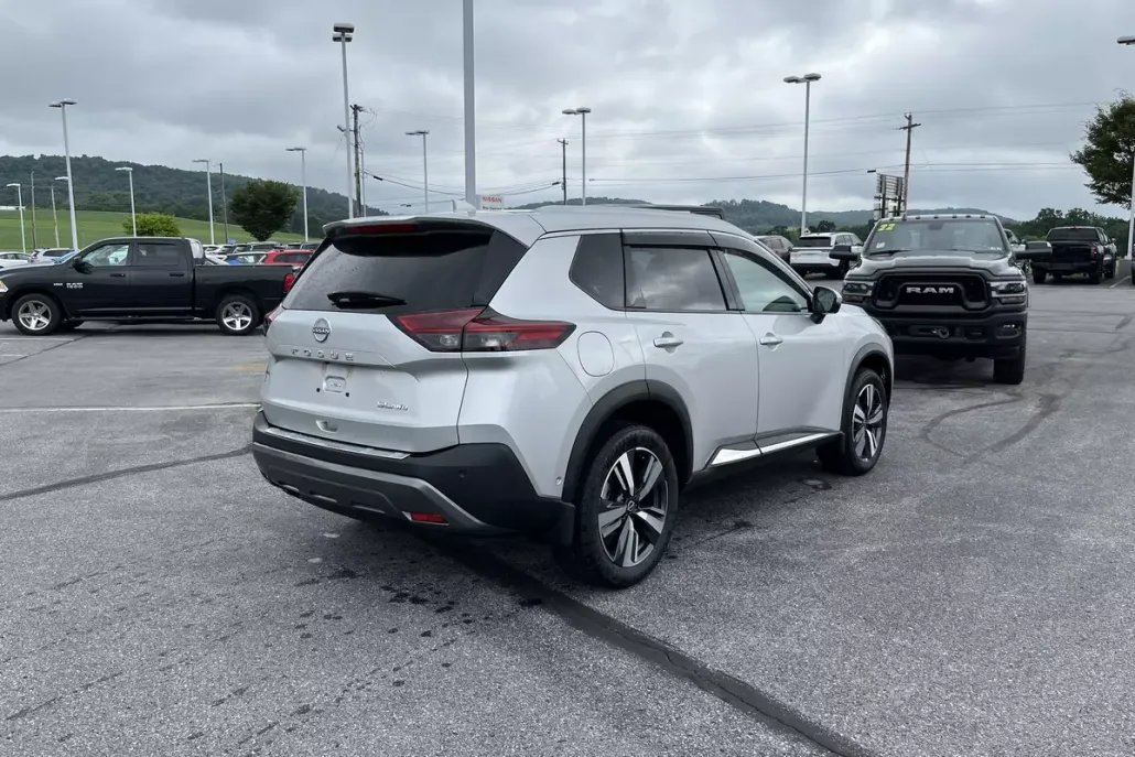 2022 Nissan Rogue AWD SL photo 1
