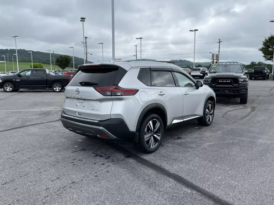2022 Nissan Rogue AWD SL photo 1