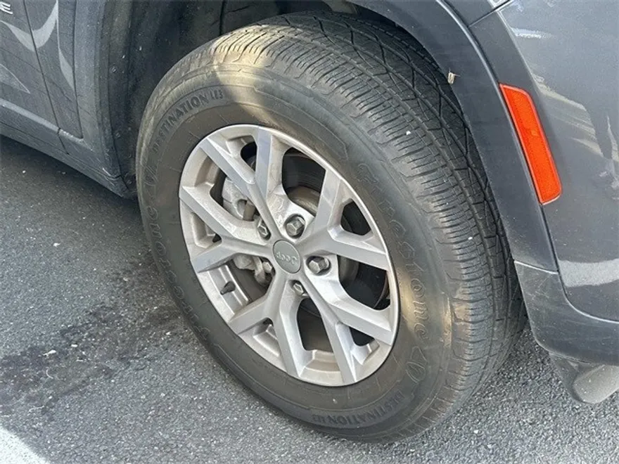 2022 Jeep Grand Cherokee Limited photo 1