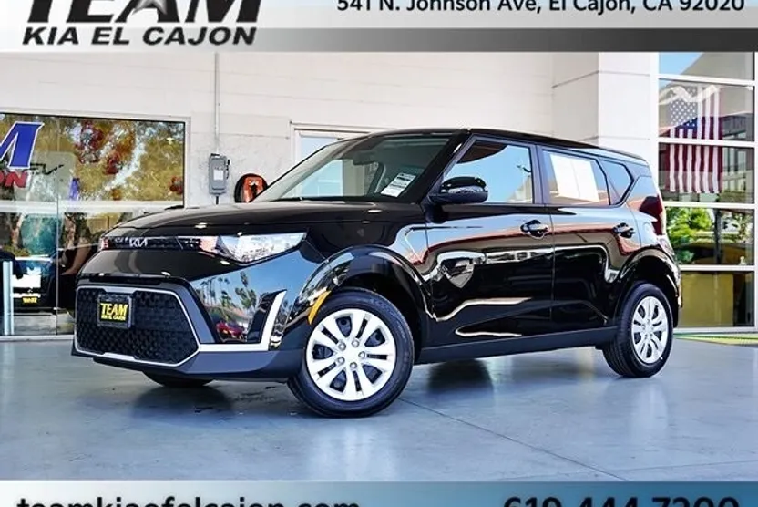 2025 Kia Soul LX photo 1