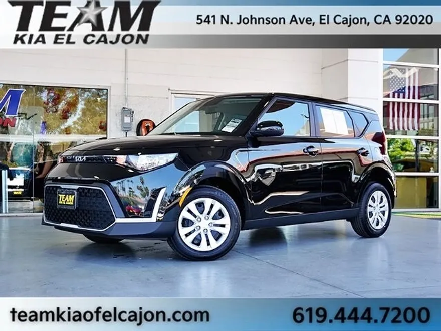 2025 Kia Soul LX photo 1