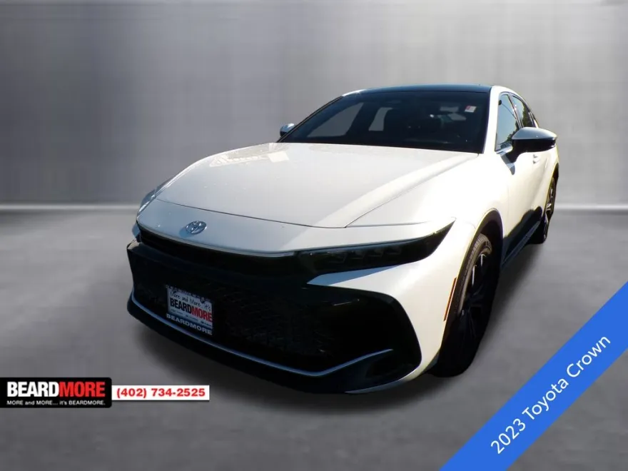 2023 Toyota Crown XLE photo 1