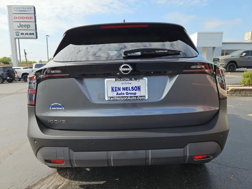 2025 Nissan Kicks SV photo 1