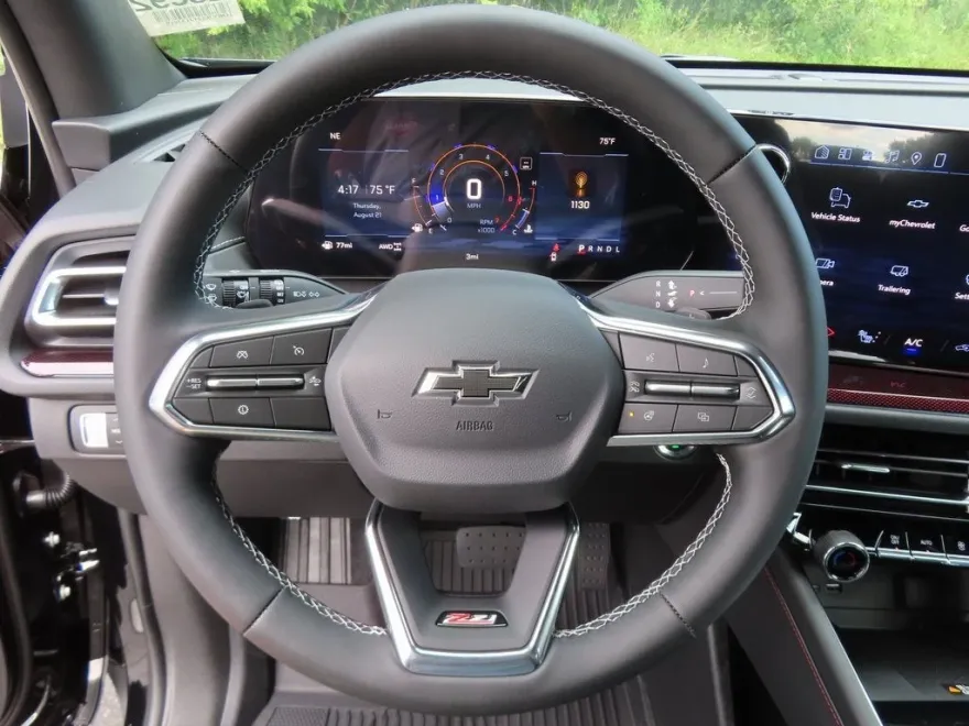 2026 Chevrolet Traverse Z71 photo 1