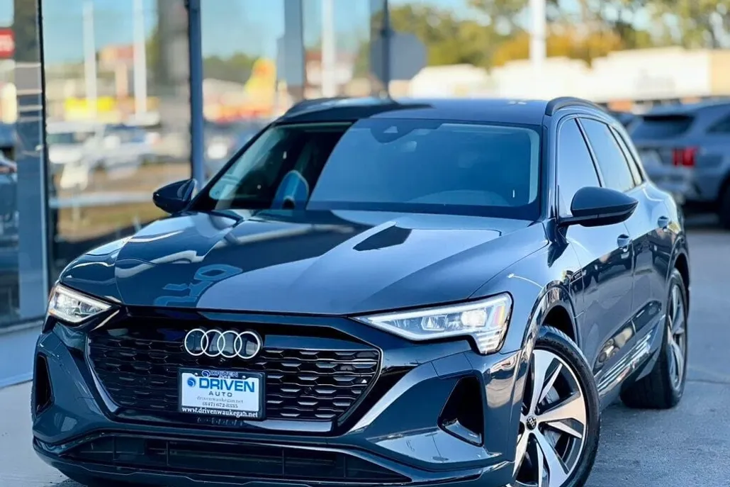 2024 Audi Q8 E-tron Premium photo 1