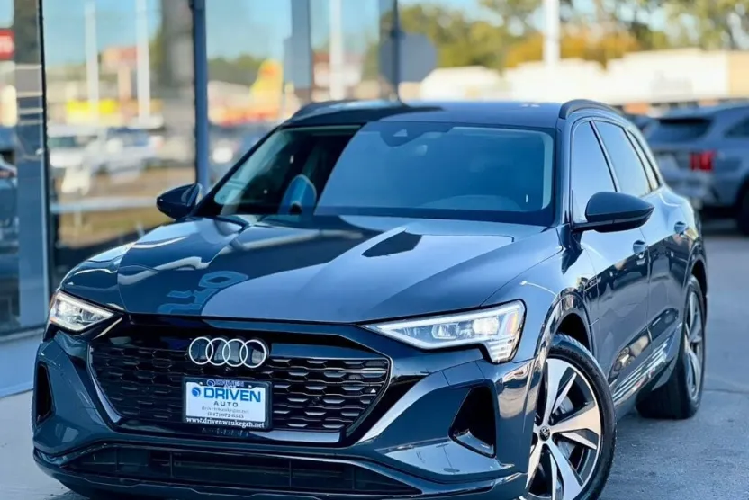 2024 Audi Q8 E-tron Premium photo 1
