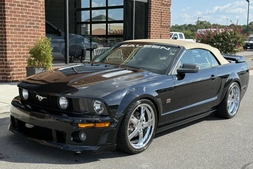 2005 Ford Mustang GT Premium photo 1