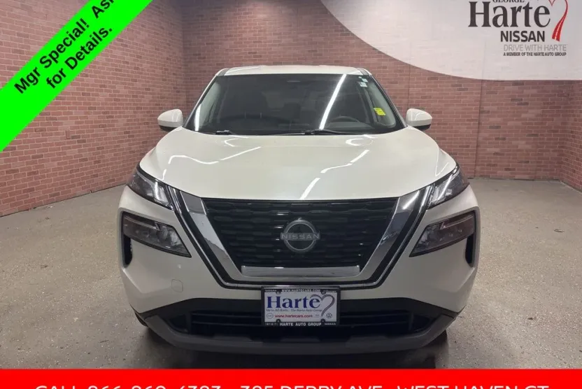 2023 Nissan Rogue SV photo 1