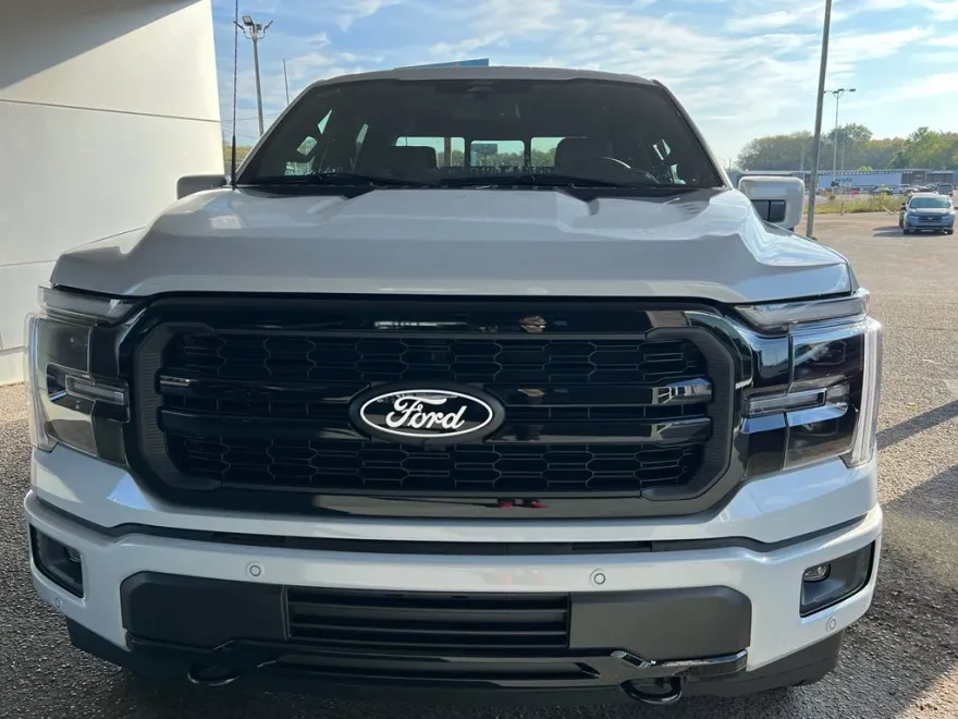 2025 Ford F-150 Lariat photo 1