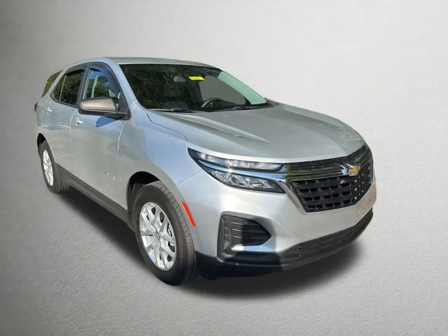 2022 Chevrolet Equinox LS photo 1
