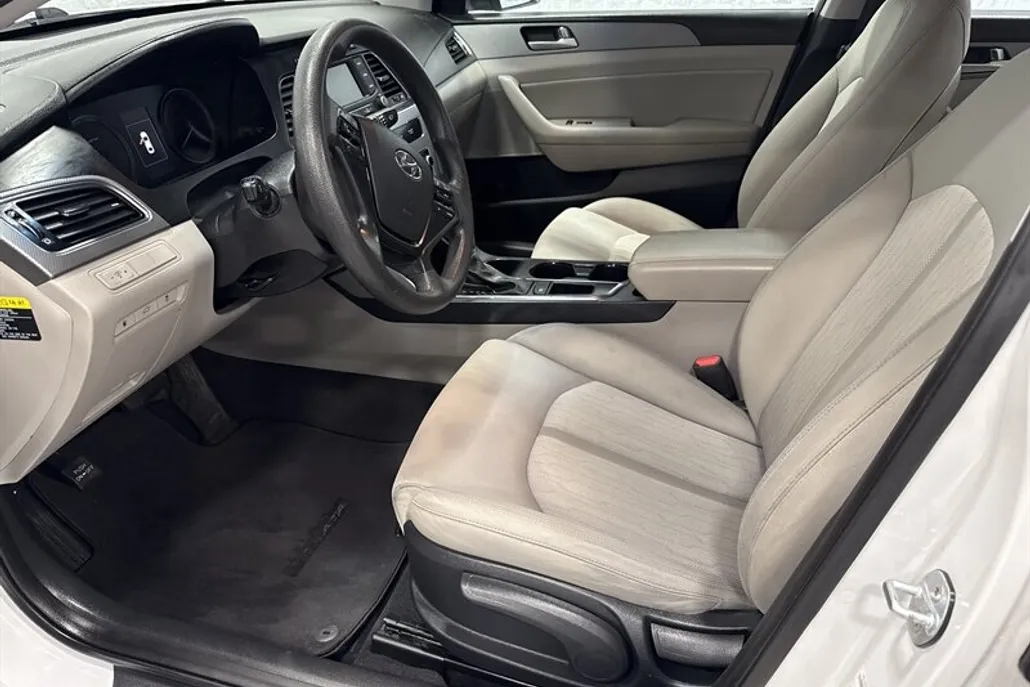 2016 Hyundai Sonata Hybrid SE photo 1