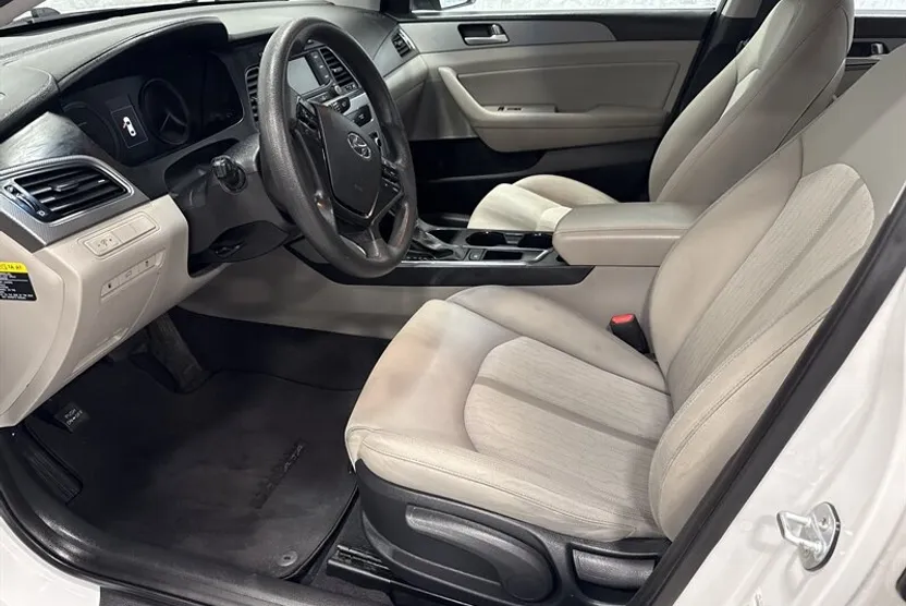 2016 Hyundai Sonata Hybrid SE photo 1