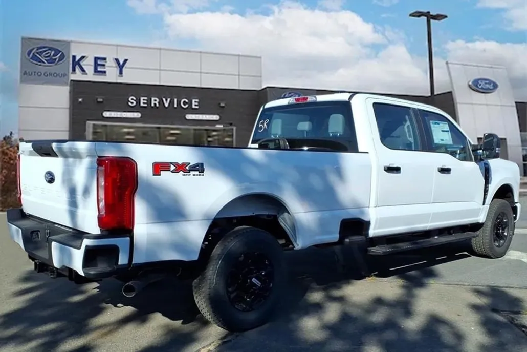 2026 Ford F-350 photo 1