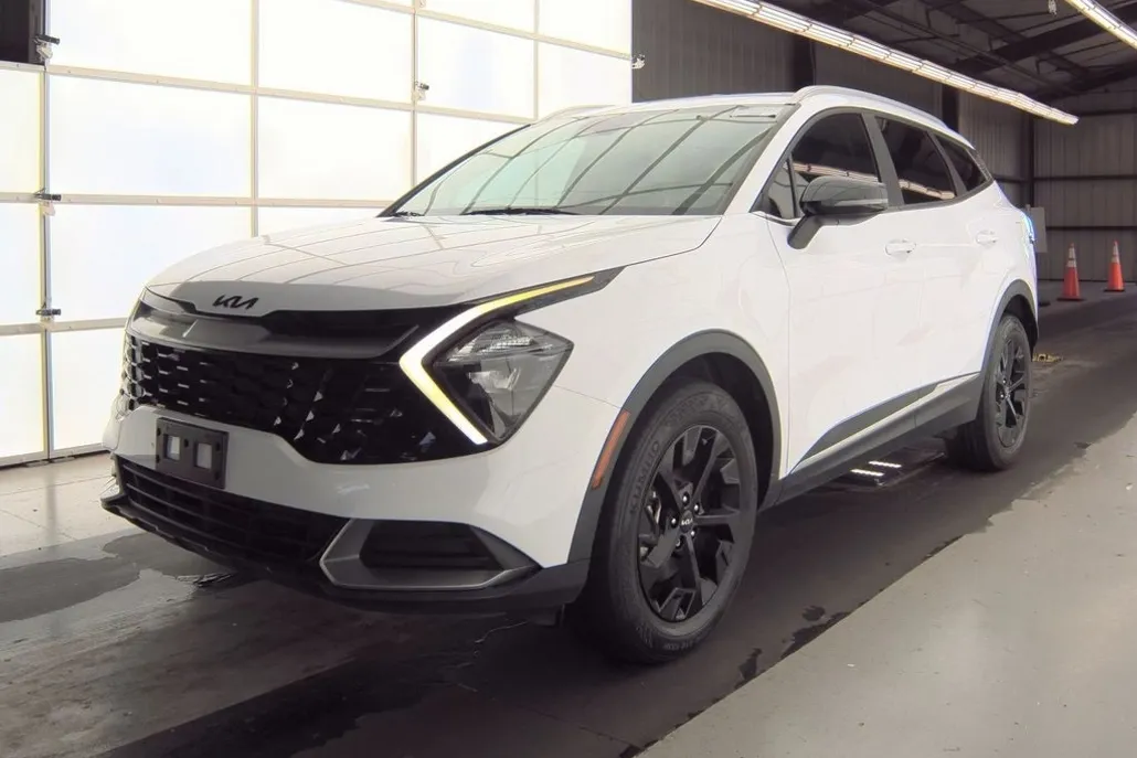 2023 Kia Sportage EX photo 1