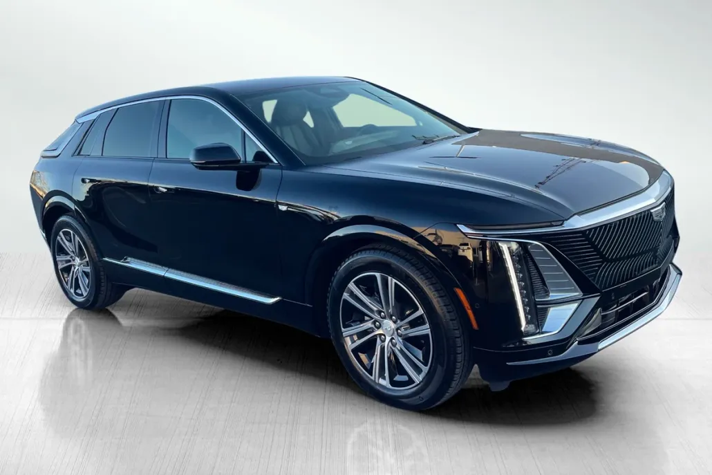 2024 Cadillac Lyriq Luxury photo 1
