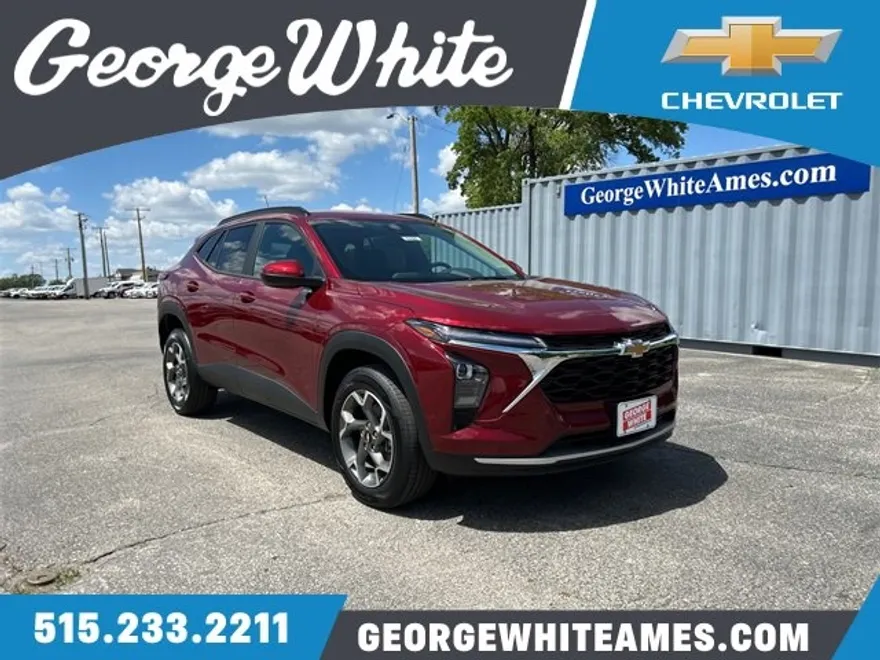 2025 Chevrolet Trax LT photo 1