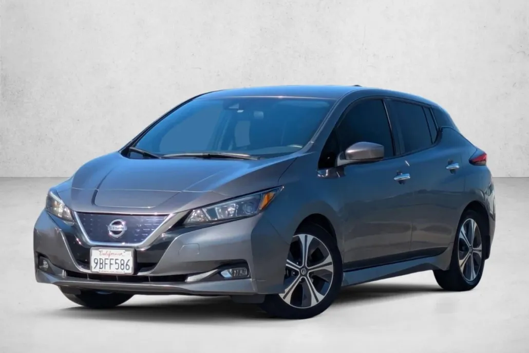 2022 Nissan Leaf SV photo 1