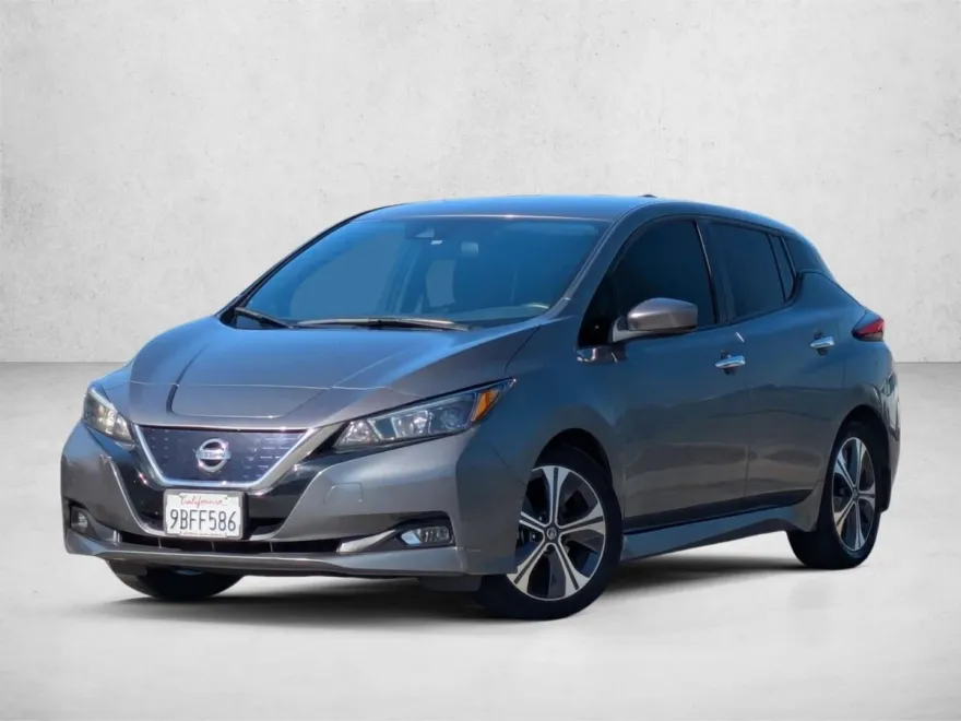 2022 Nissan Leaf SV photo 1