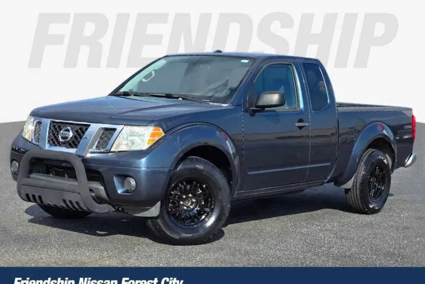 2013 Nissan Frontier SV photo 1