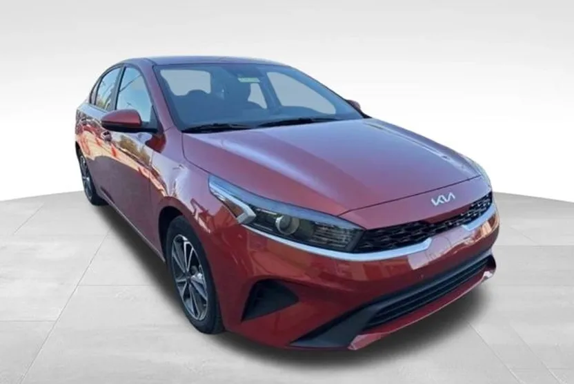 2023 Kia Forte LXS photo 1