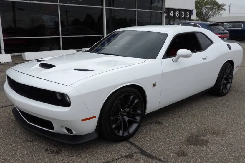 2023 Dodge Challenger R/T Scat Pack photo 1