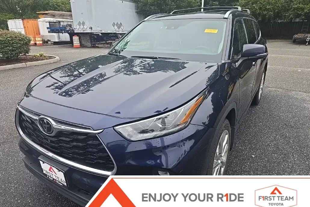 2023 Toyota Highlander Limited photo 1