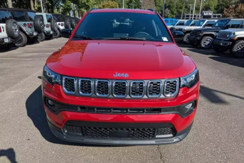 2025 Jeep Compass Latitude photo 2