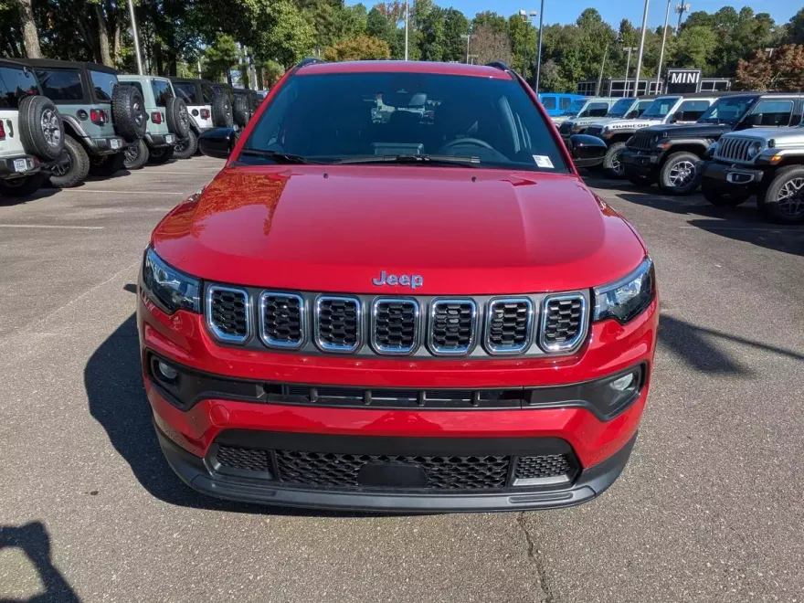 2025 Jeep Compass Latitude photo 2