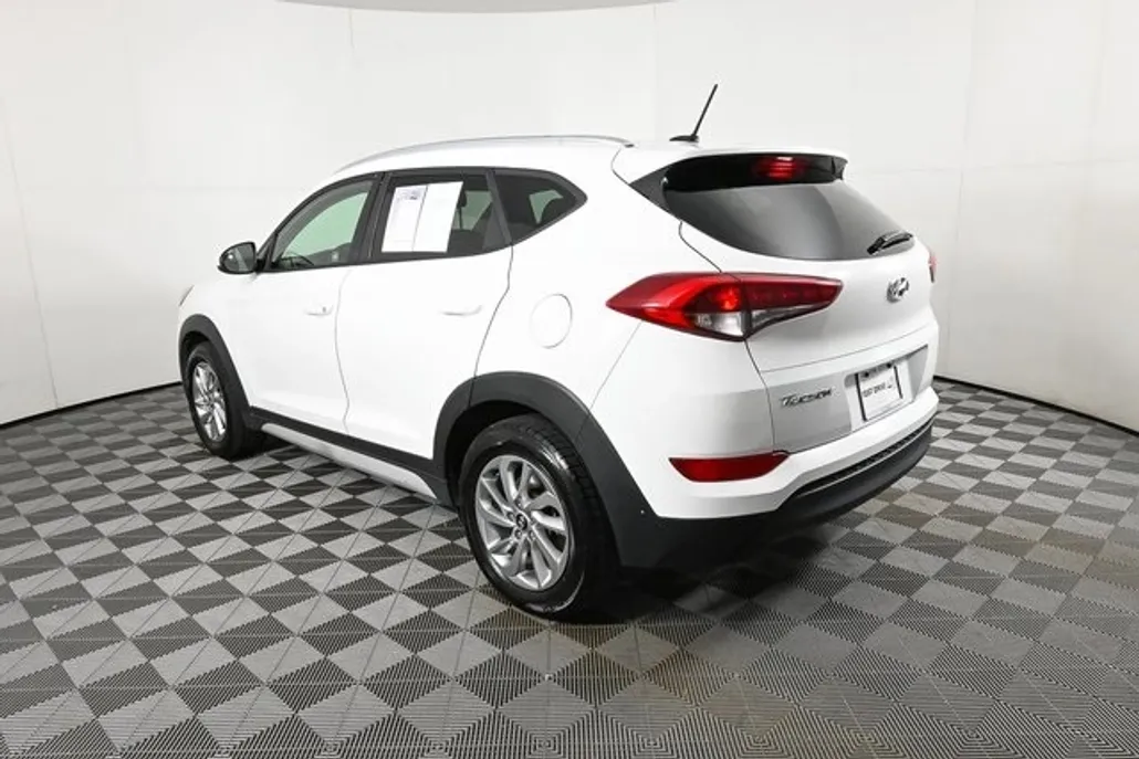 2017 Hyundai Tucson SE photo 1
