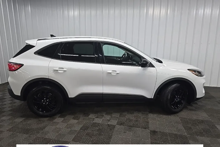 2020 Ford Escape SE Sport Hybrid photo 1